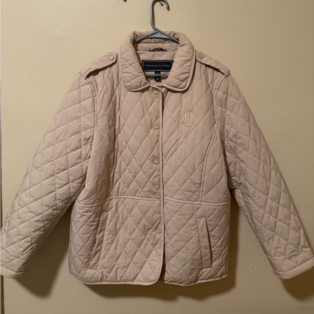 Tommy Hilfiger Women's Beige Quilted Puffer Jacket